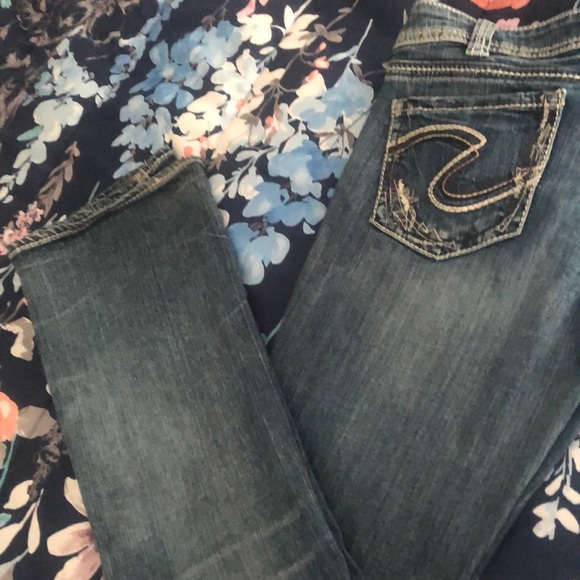 Silver Jeans - Picture 5 of 5